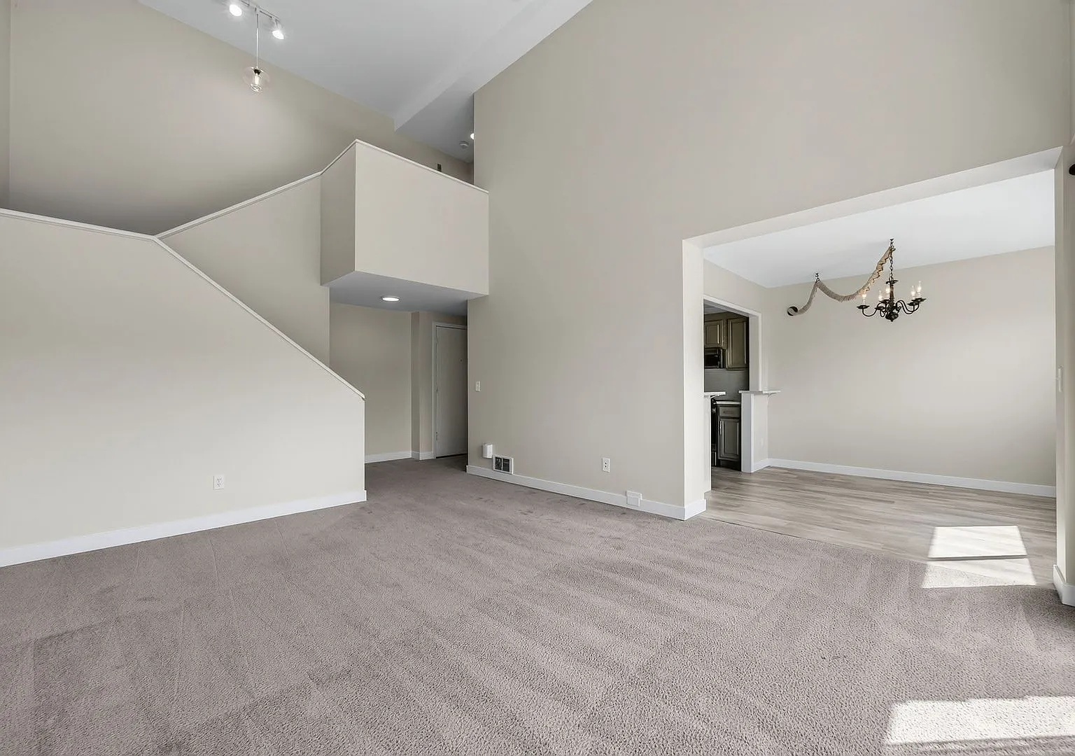 Beautifully Remodeled 2BR Condo in Downtown Mercer Island — Photo 3
