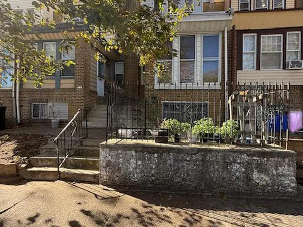 4806 C St, Philadelphia, PA 19120