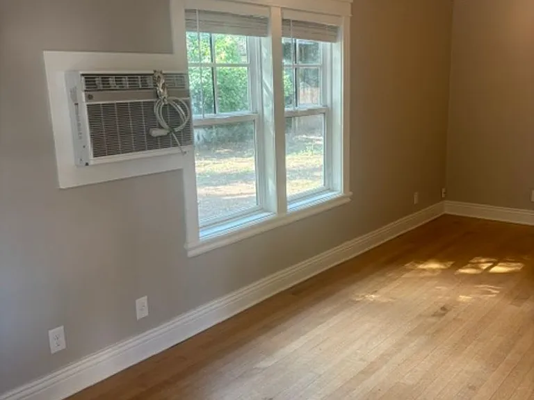 412 Maple St — Photo 3