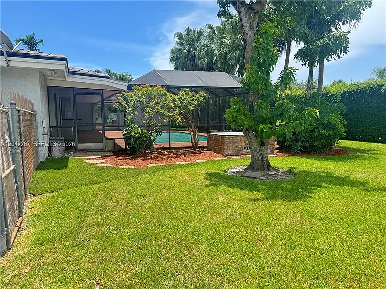 7600 SW 174th St — Photo 40