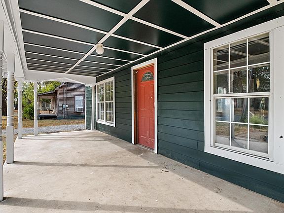 4th image of 1008 W 10th St