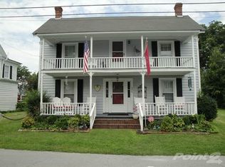 206 S Walnut St, Swansboro, NC 28584