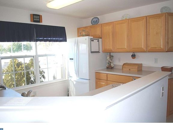 4th image of 104 Littondale Ct
