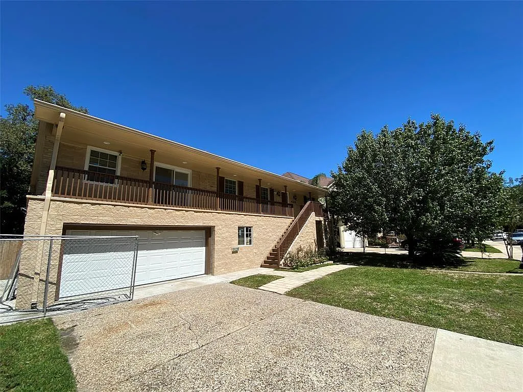 5 bed, 2.5 bath, 2986 sqft, $2,950 — Photo 3