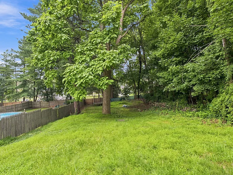 21 Shuit Pl — Photo 22