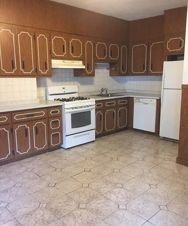 Large eat-in kitchen