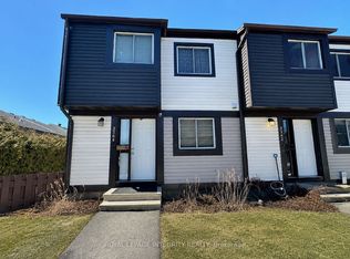3564 Aladdin Ln #25, Ottawa, ON K1T 1E2