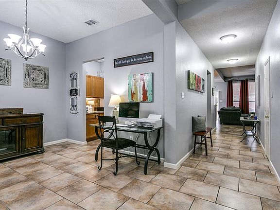 5th image of 324 Newport Dr