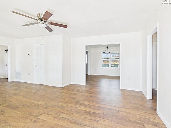 3rd image of 2438 Reilly Rd