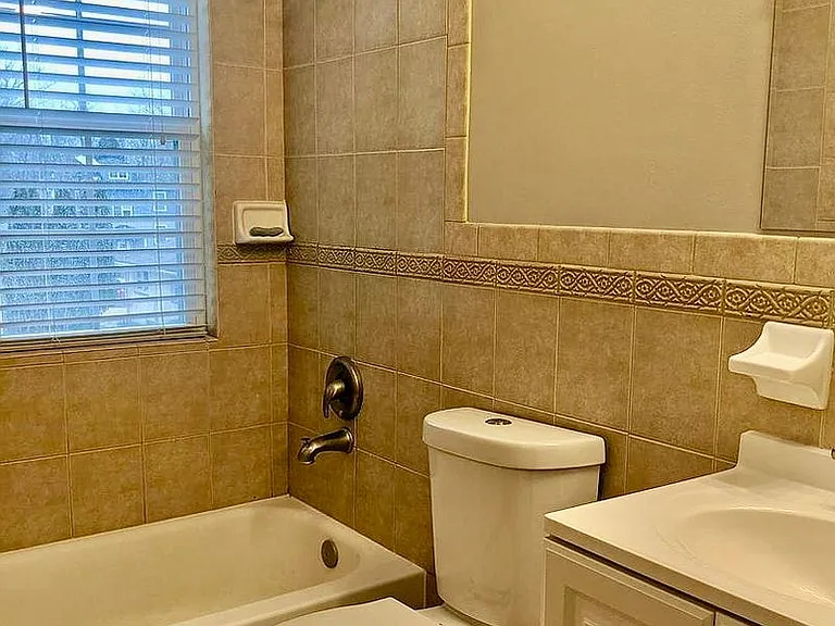 254 Upland Ave — Photo 5