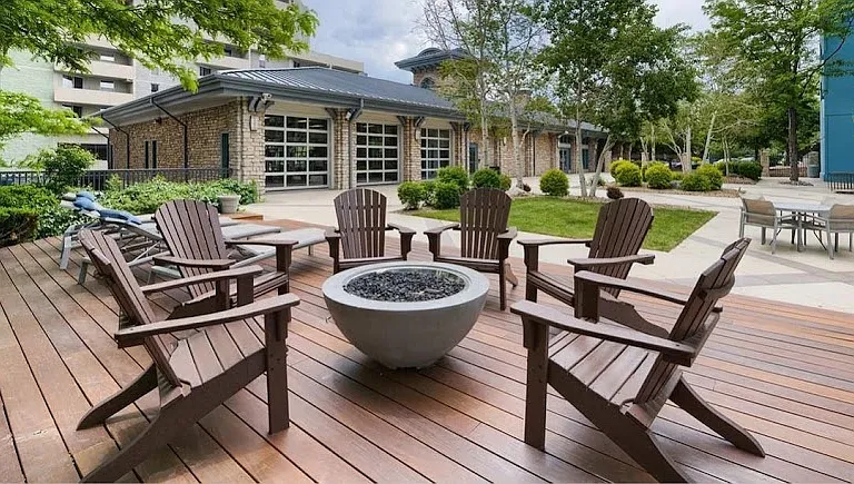Clubhouse Outdoor Amenity
