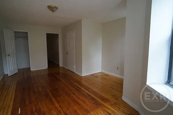 Rented by EXR | media 42