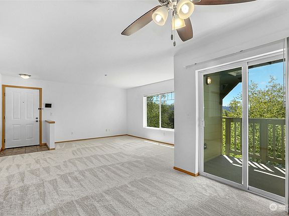 3rd image of 1931 23rd Place NE #303