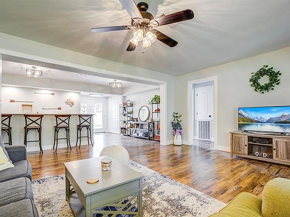 3rd image of 5027 Avenue L