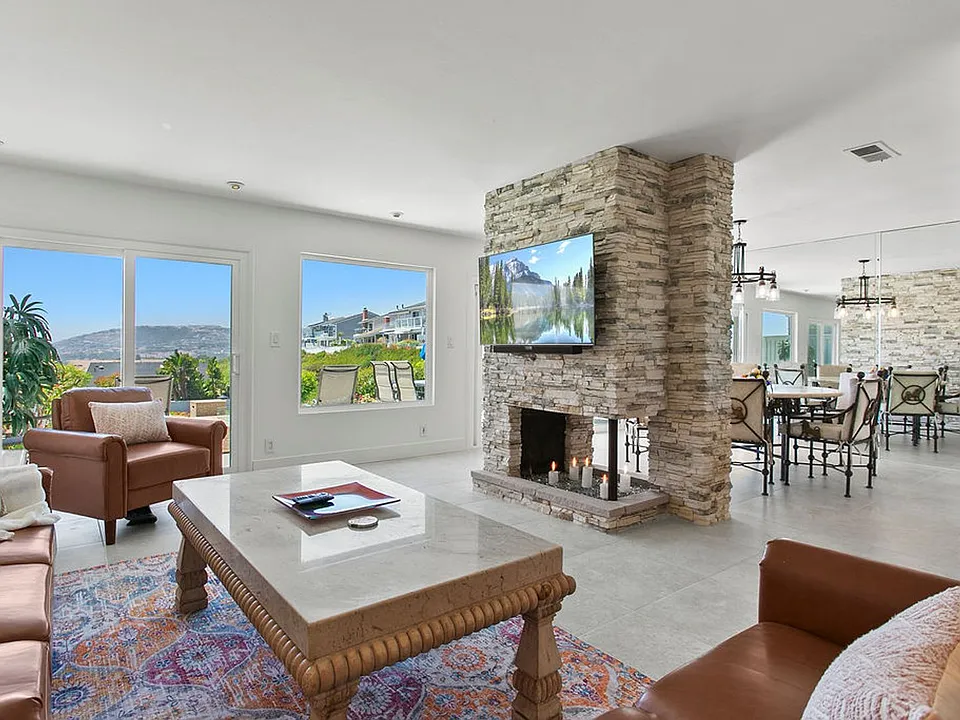 33925 Faeroe Bay