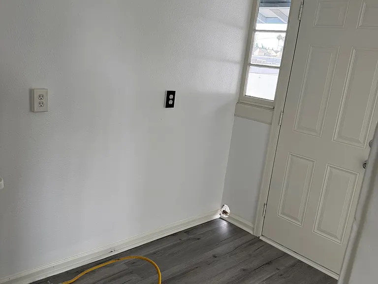 500 W Wilson Ave #502-1/2 — Photo 20