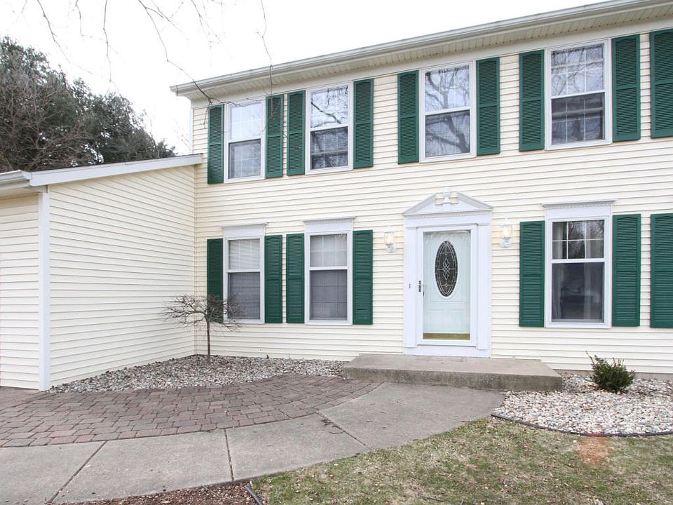 1st image of 1706 Greenbriar Dr