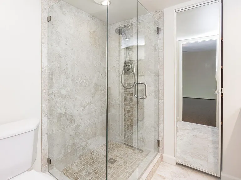 818 8th Ct — Photo 9