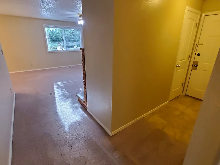 5602 N Millrun Ave — Photo 5