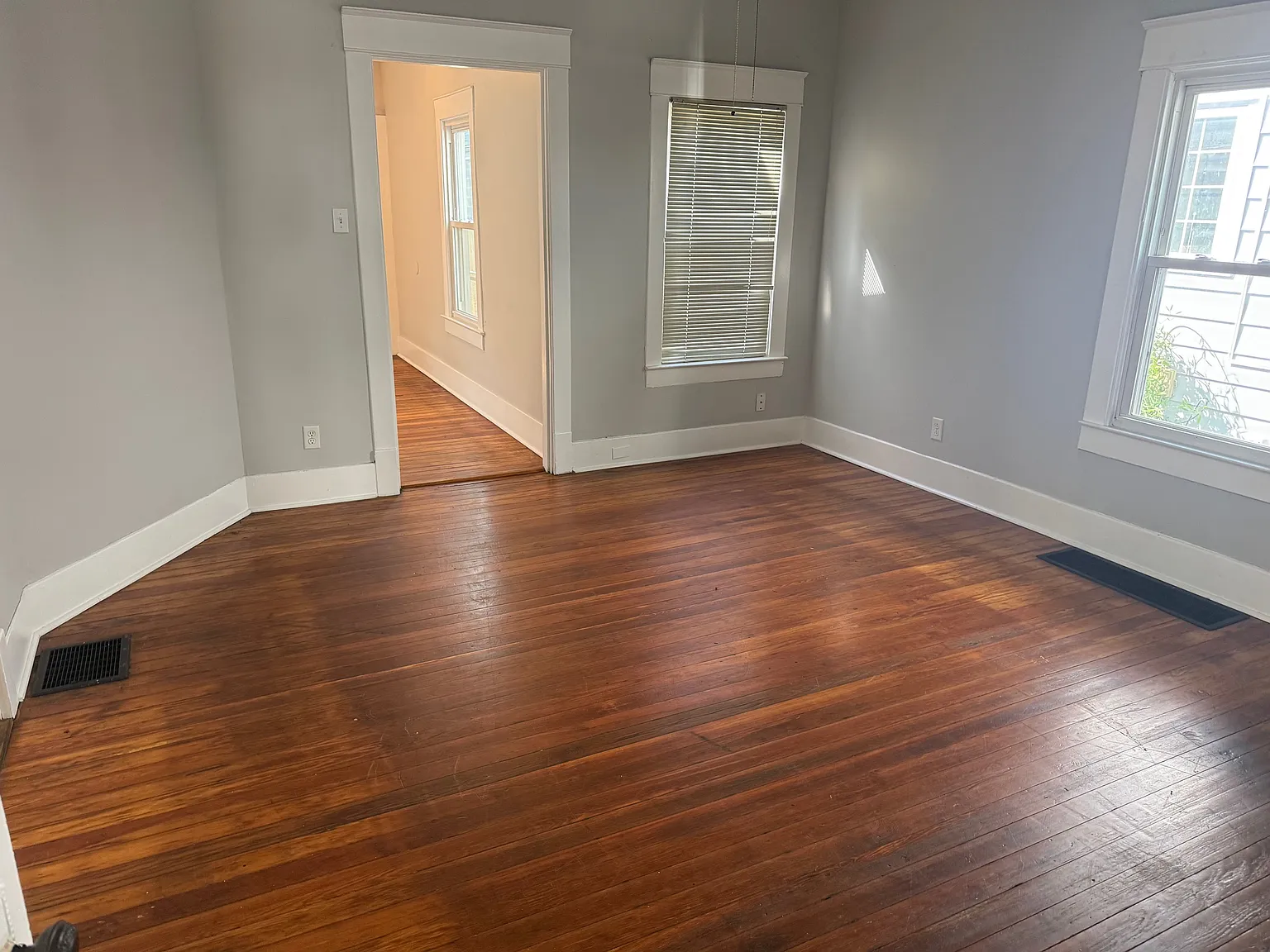 2 bed, 950 sqft, $1,100 — Photo 4