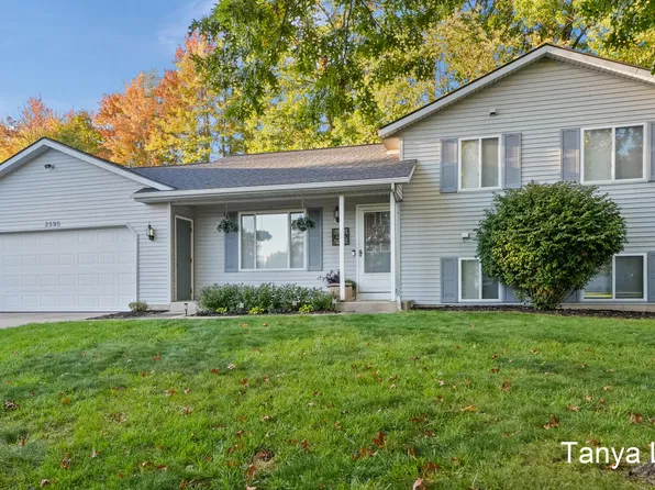 2595 Walker Woods Ct NW, Grand Rapids, MI 49544