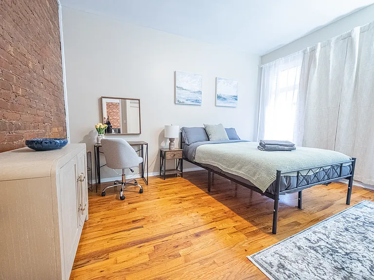 180 Claremont Ave #65 — Photo 47