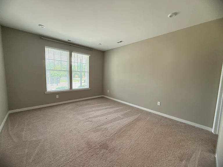 7610 Sandler Dr — Photo 4
