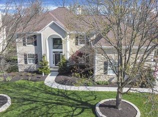 2935 Laura Pl, Lewis Center, OH