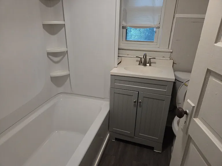 27 Bernice St — Photo 8