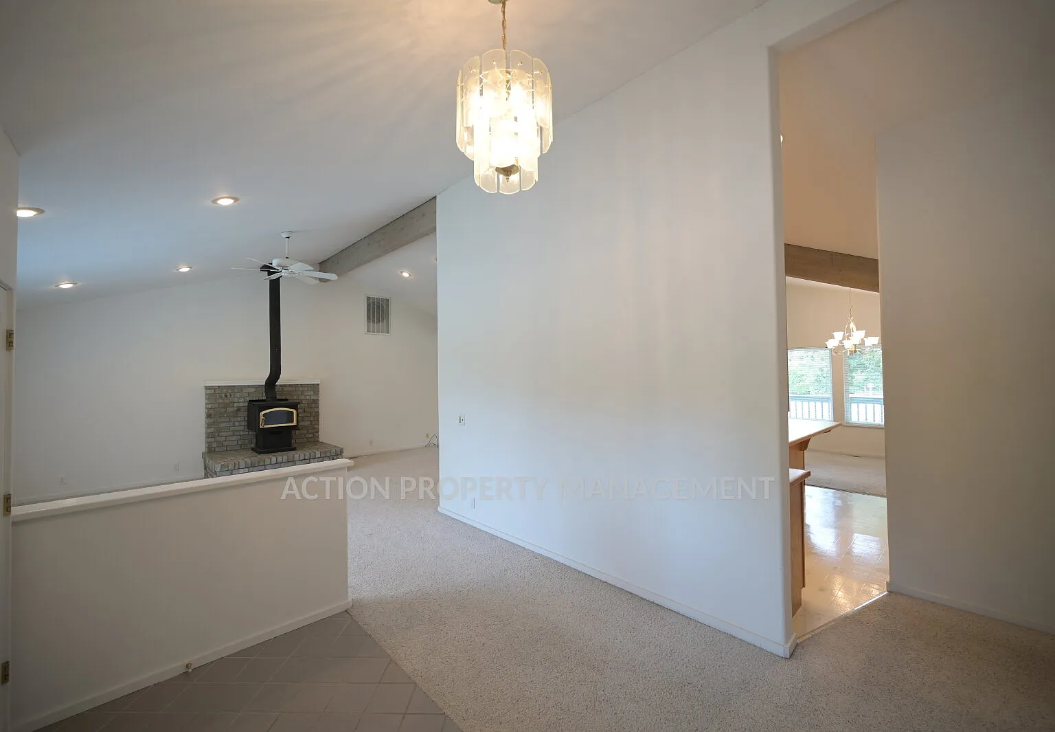 3 bed, 2.5 bath, 2124 sqft, $3,400 — Photo 4
