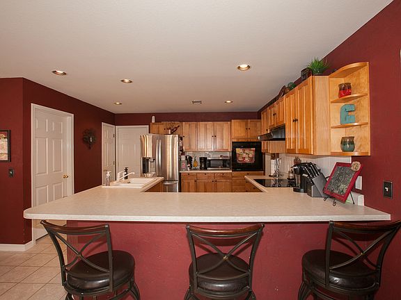 Inviting kitchen bar