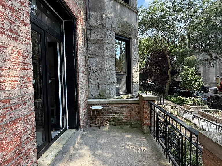 2719 N Pine Grove Ave #101 — Photo 13