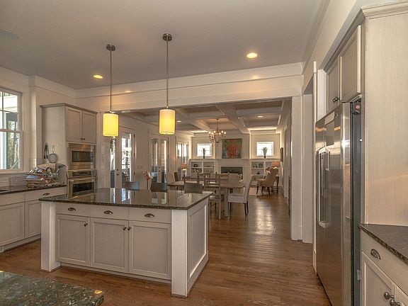 5th image of 514 Wonderwood Dr