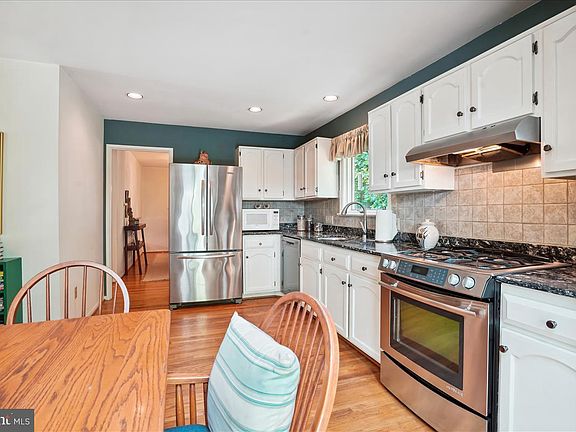 4th image of 5501 Burley Ct