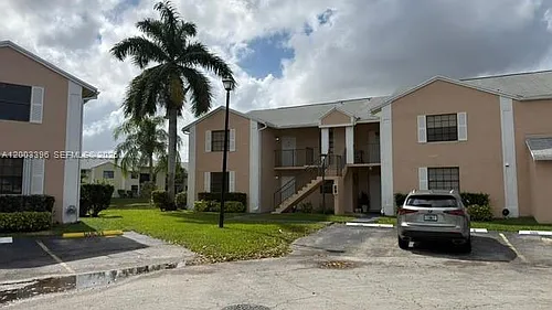 1160 Washington Cir #B Photo 1