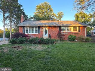 5304 Pillow Ln, Springfield, VA 22151