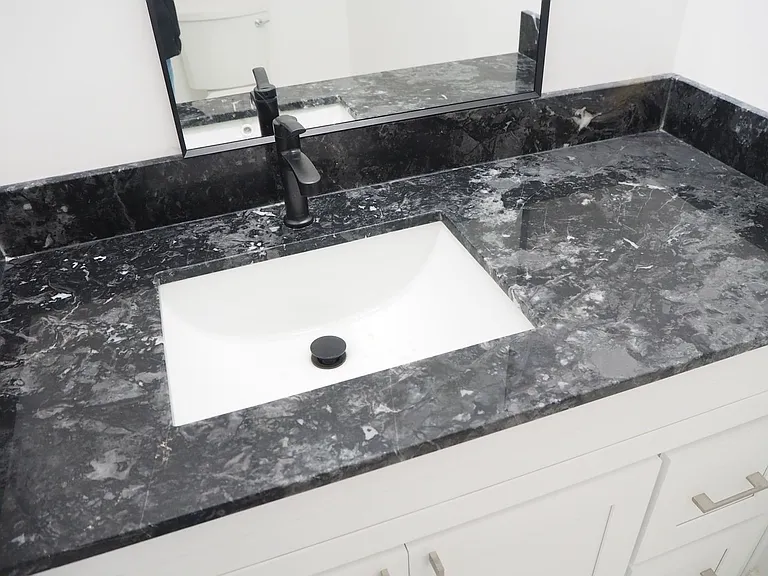2349 N Carroll Ave — Photo 5