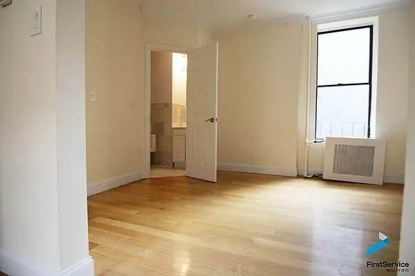 Rented by FirstService Realty (legacy) | media 23