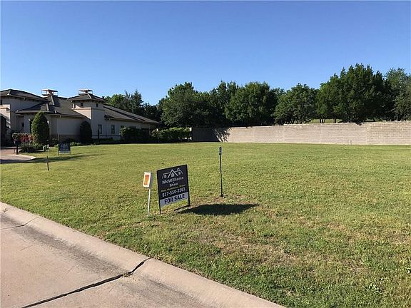 5th image of 819 Dunham Close