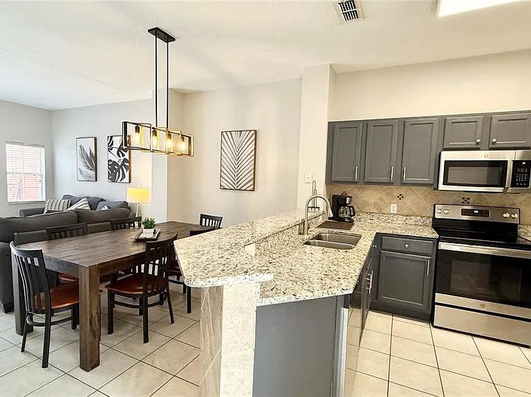 8517 Bay Lilly Loop — Photo 4