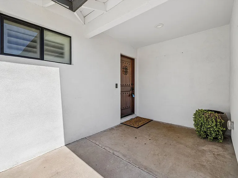 301 E Royal Palm Rd — Photo 7