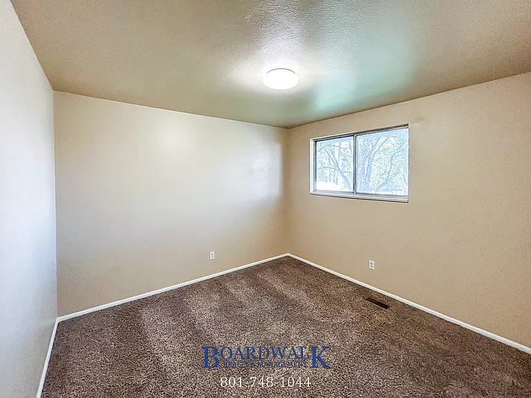 661 N 980 W — Photo 18