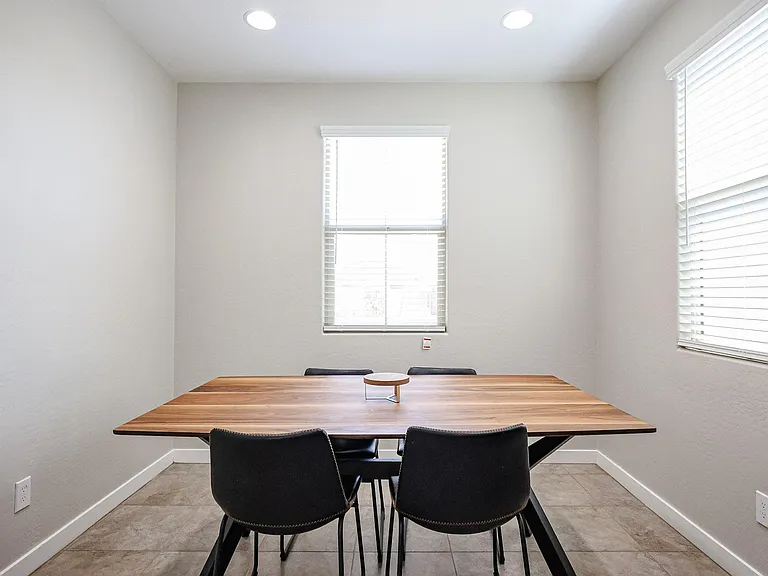 8924 W Bethany Heights Dr — Photo 10