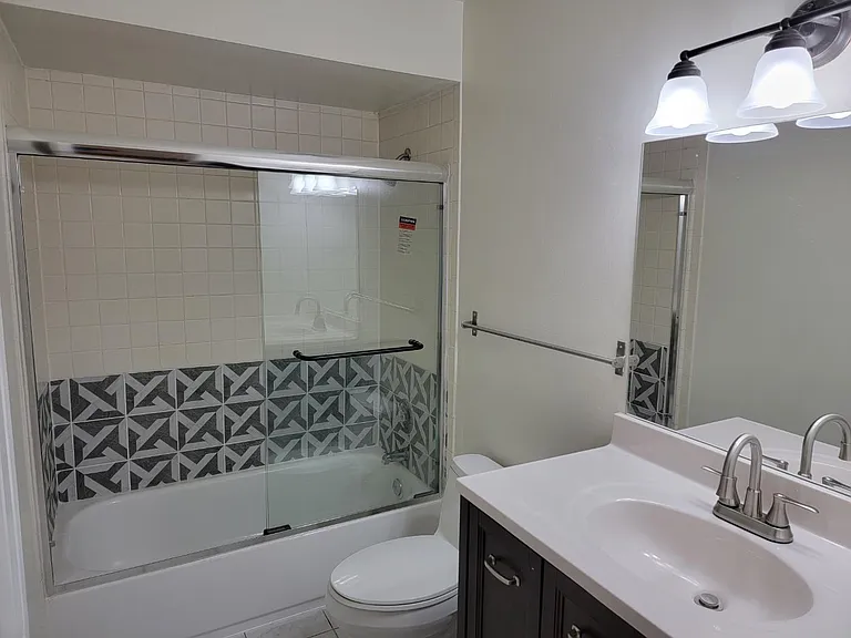 1002 Castilian Ct #108 — Photo 4