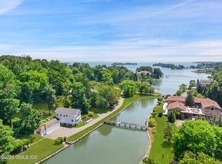 31 Meadow Wood Dr, Greenwich, CT 06830