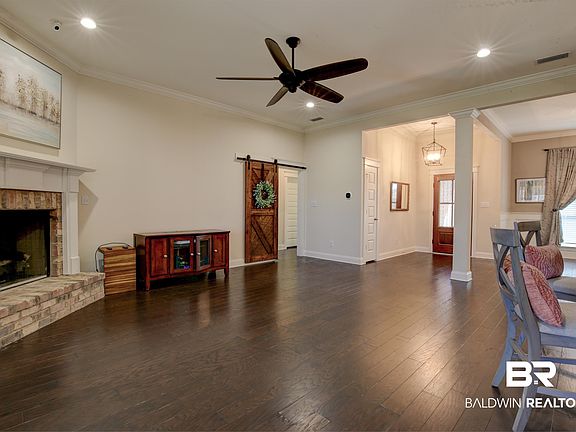 3rd image of 21333 Sutherland Cir