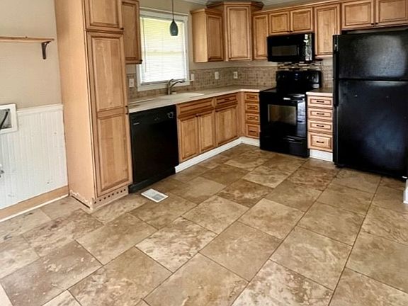 2nd image of 4506 Rosemary Dr