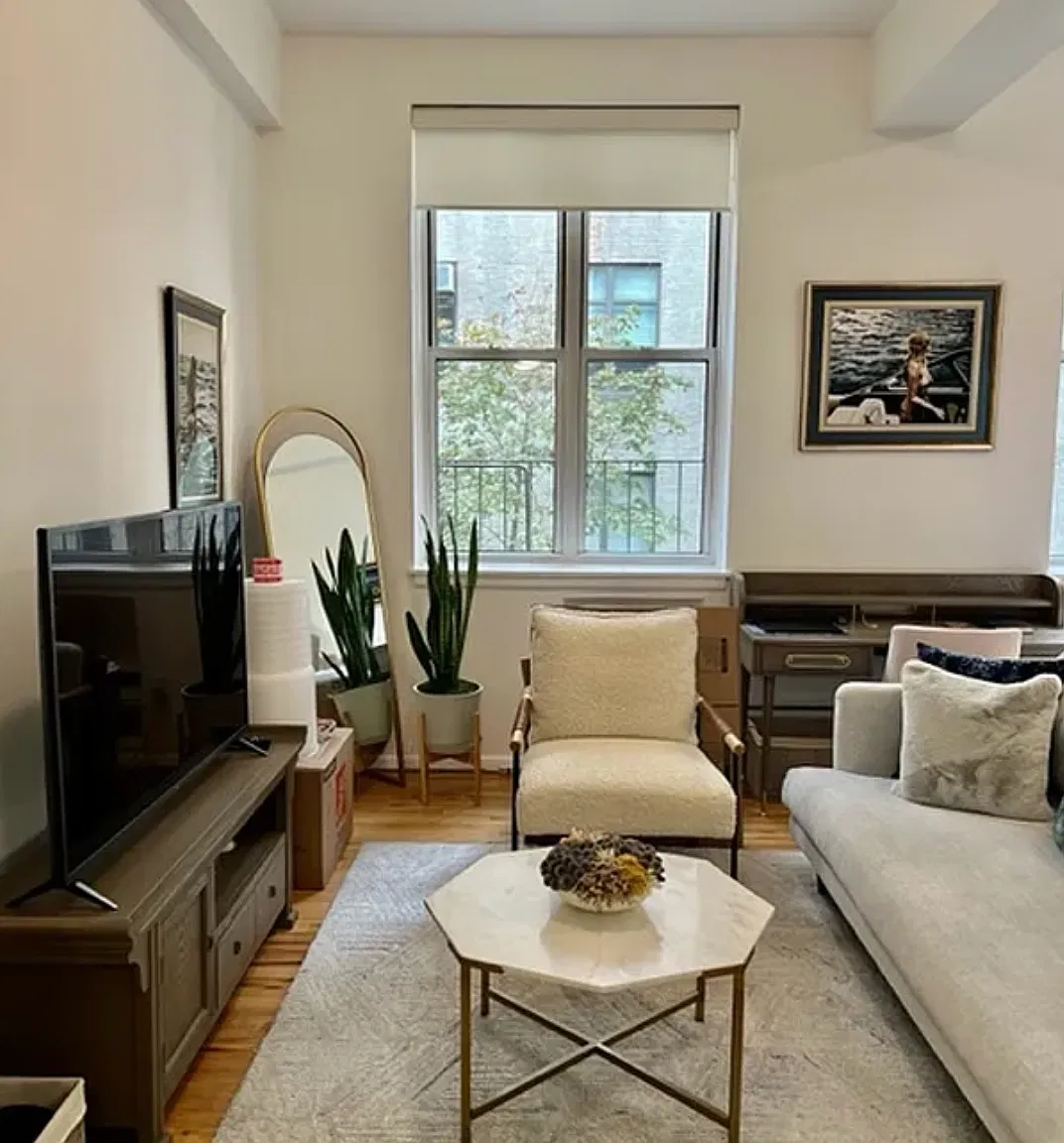 160 West 16th Street — Photo 2