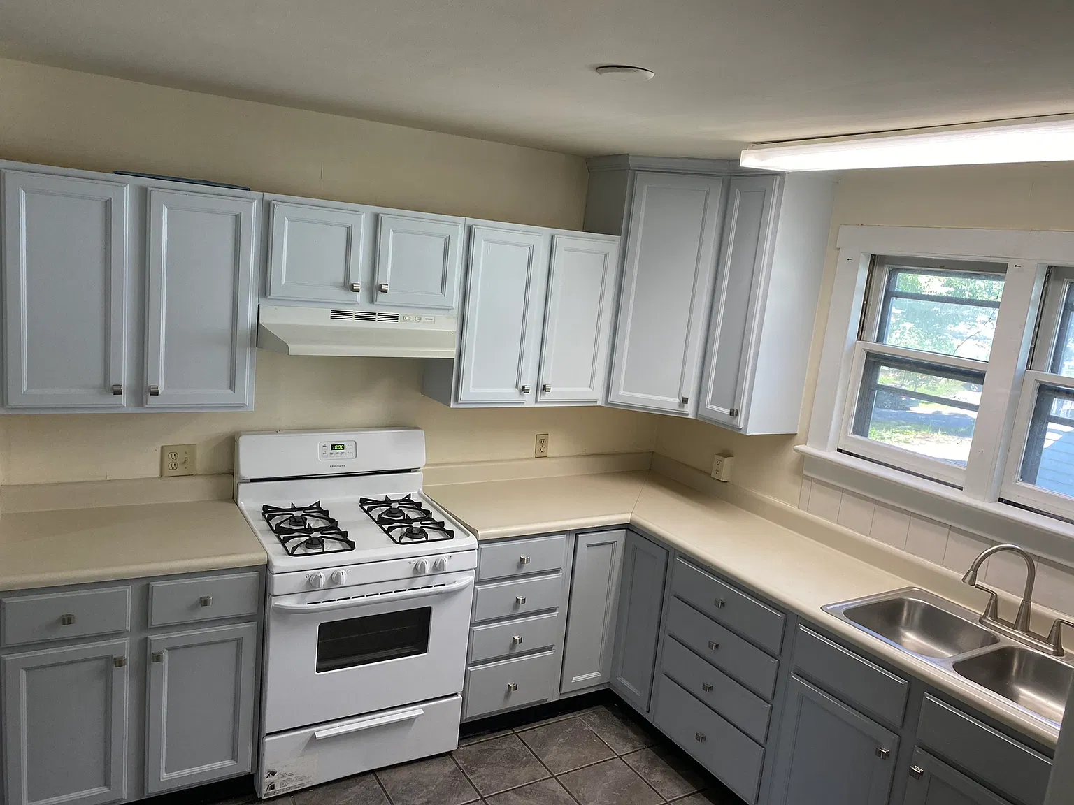 4 bed, $3,900 — Photo 4