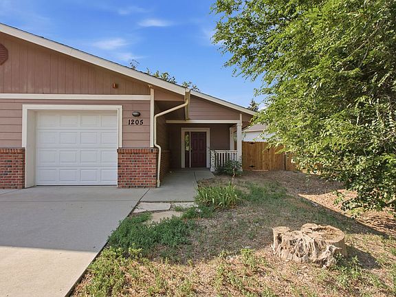 2nd image of 1205 Raven Pl